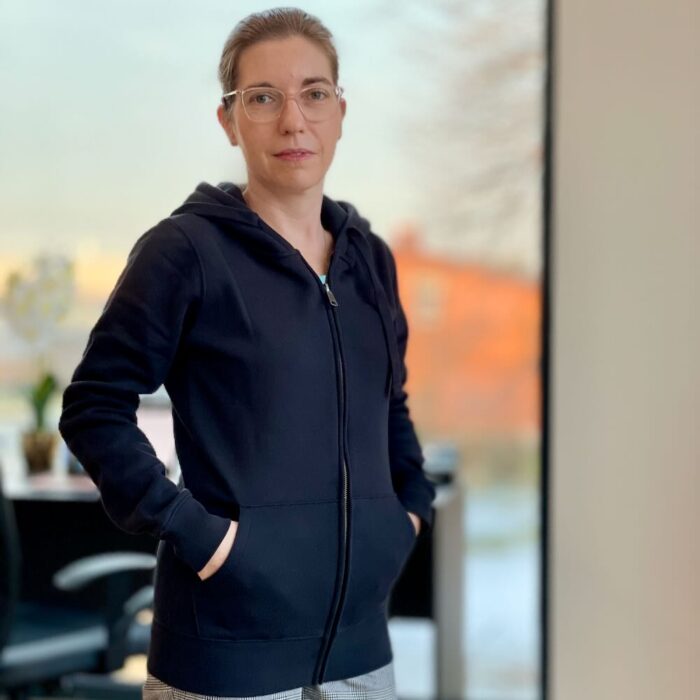 Bluza damska rozpinana z kapturem RUSSELL, czarna