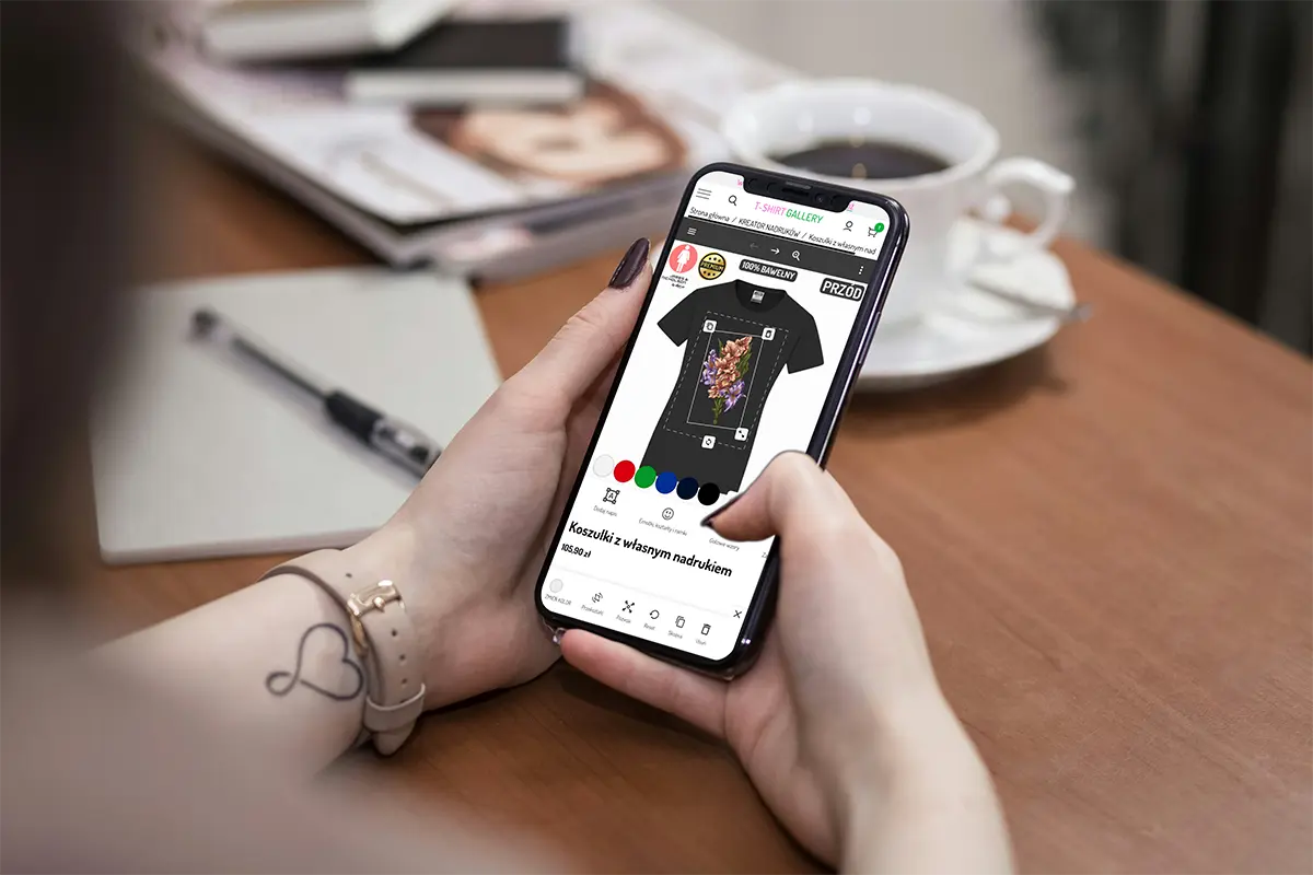 kreator nadruków na. koszulkach uruchomiony smartfonie